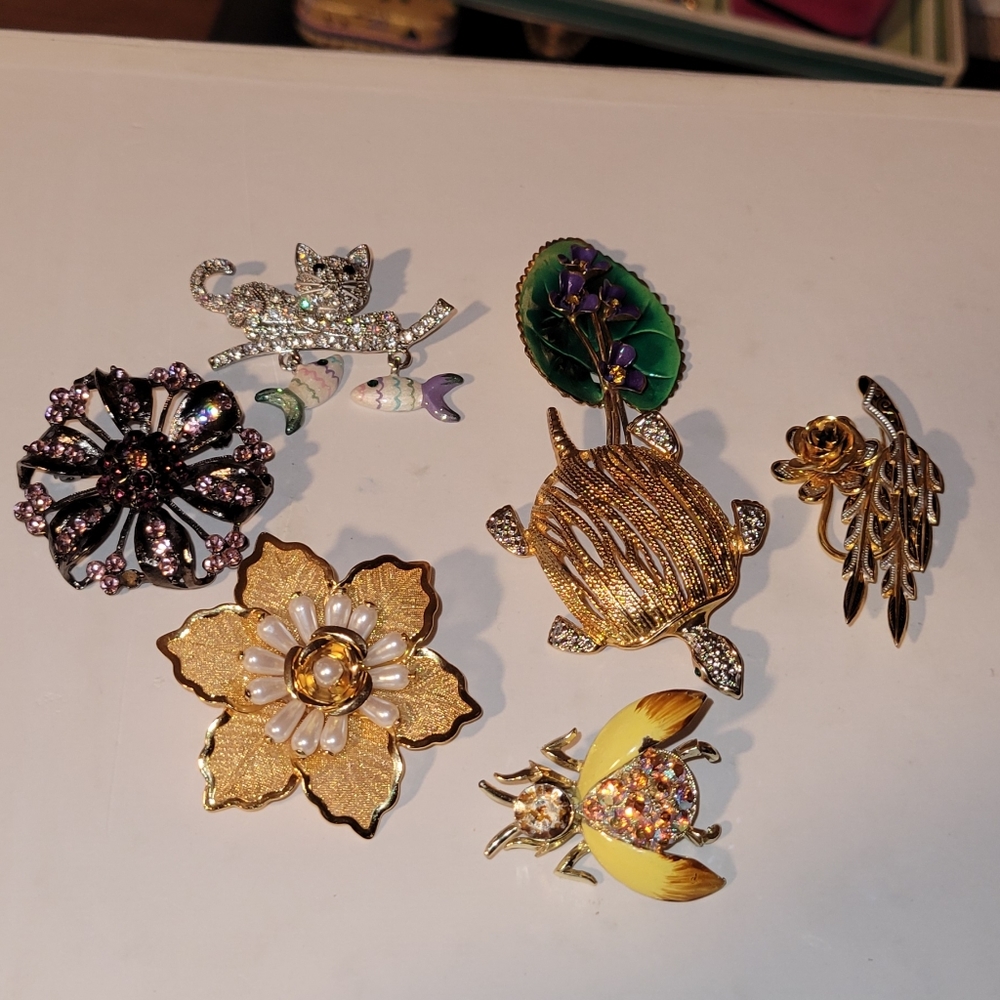 Brooches Brooches Brooches